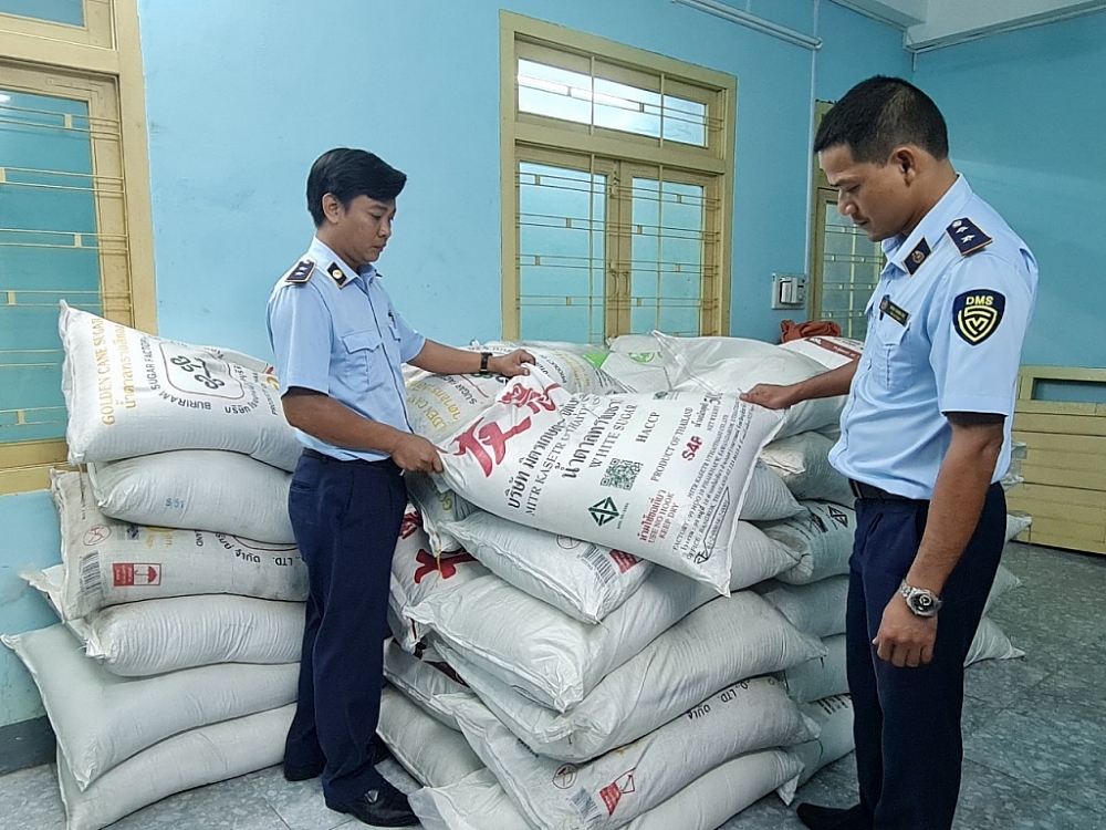 Phú Yên: Tịch thu 3 tấn đường cát trắng nhập lậu từ Thái Lan